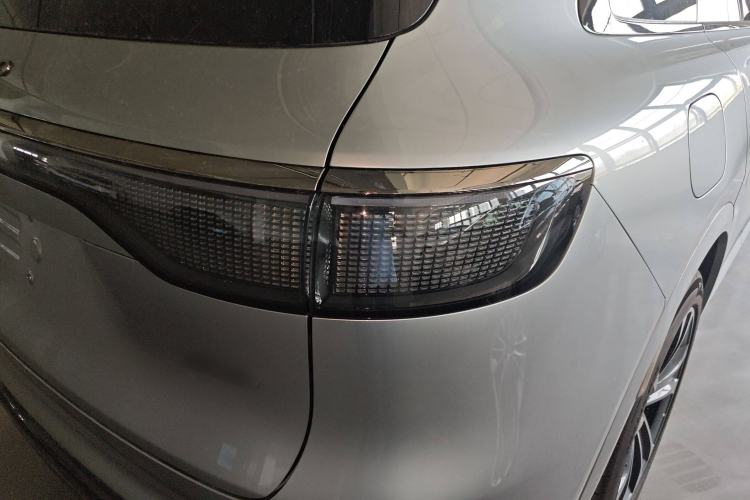 Used Hima AITO M8 2025 Extended-Range Ultra Version 53.4 kWh 5-Seater Edition Right Rear Taillight