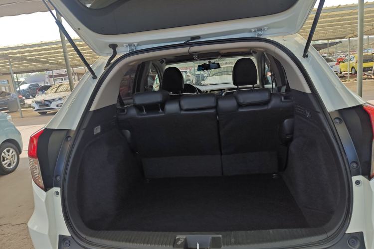 Used Honda Vezel 2020 1.5L CVT Elite Edition Trunk