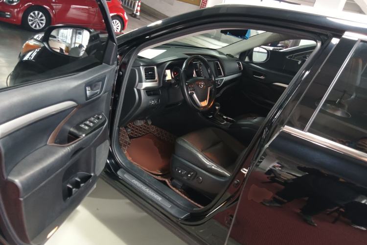 Used Toyota Highlander 2015 2.0T Four-Wheel Drive Luxury Edition 7-Seater Driver Seat