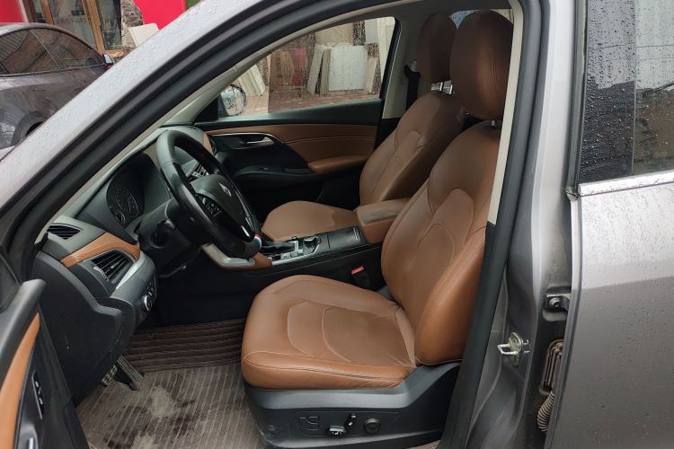 Used BORGWARD BX7 2016 28T Two-Wheel Drive Luxury Version 5 Seats
