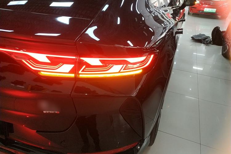 Used BYD Song L EV 2025 Intelligent Driving Version 662 km LiDAR Excellence Edition
