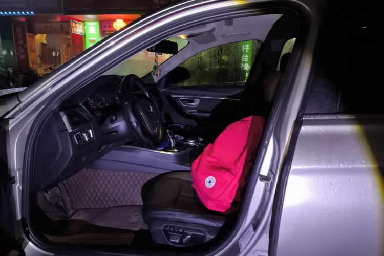 Used BMW 3 Series 2016 320Li Ambition Model
