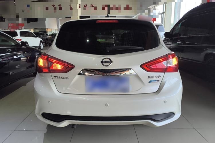 Used Nissan Tiida 2016 1.6L CVT Cool Dynamic Edition