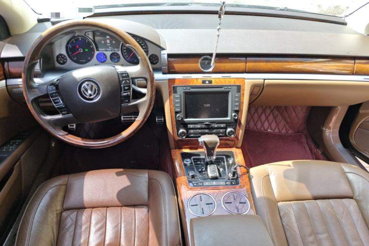 Used Volkswagen Phaeton 2012 3.0L Executive Version Center Console