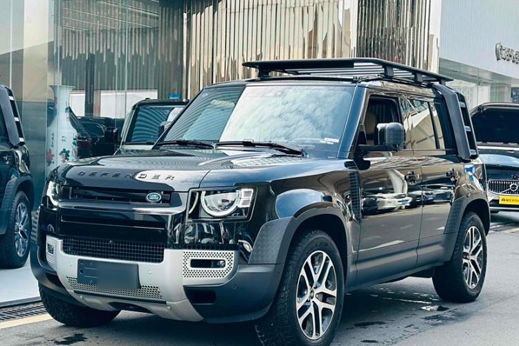 Used Land Rover Defender 2025 110 3.0T P400 Dark Edition