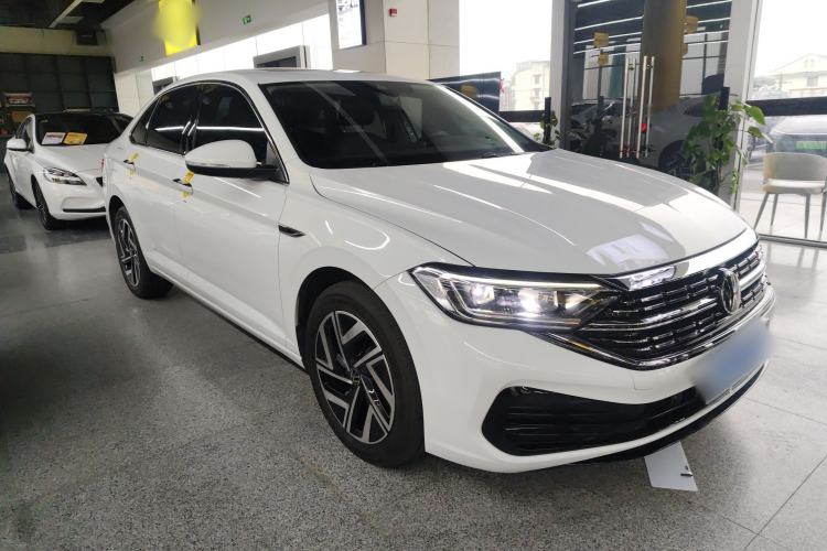 Used Volkswagen Sagitar 2023 300TSI DSG Excellence Edition Front Right 45 Deg