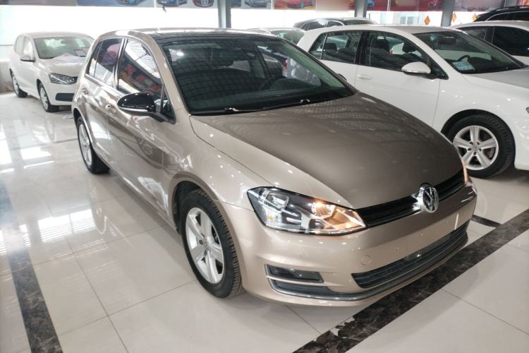 Used Volkswagen Golf 2017 230TSI Automatic Comfort Edition – Celebrating Milestone of One Million Units Front Right 45 Deg