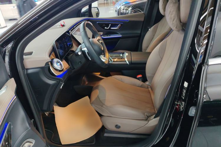 Used Mercedes-Benz EQE SUV 2024 500 4MATIC Pioneer Edition Left Front Seat