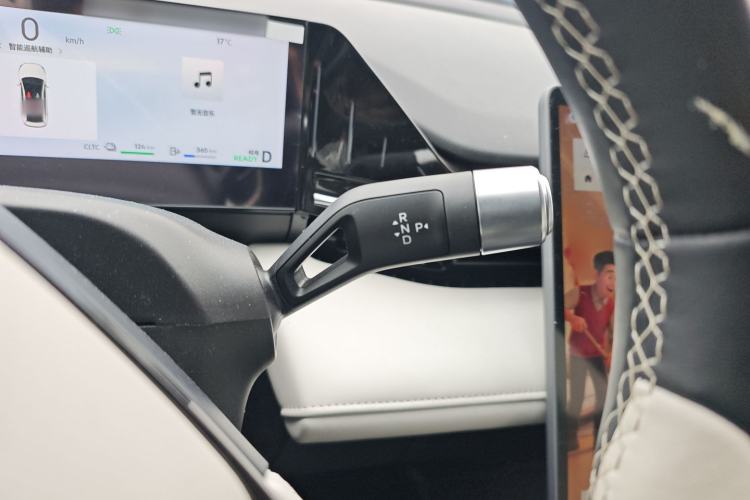 Used Geely Galaxy L6 2024 125km Creative Edition Gear Lever