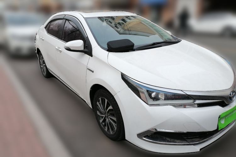 Used Toyota Corolla 2016 Dual-Engine 1.8L E-CVT Elite Edition Front Right 45 Deg