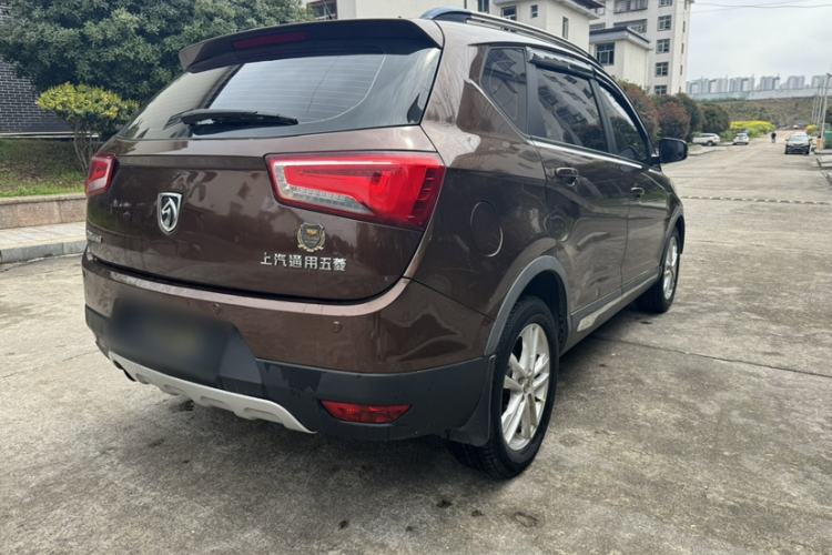 Used Baojun 560 2015 1.8L manual Comfort trim level
