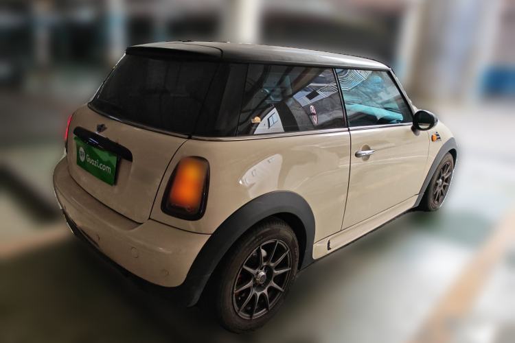 Used MINI 2011 1.6L ONE
