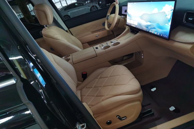 Used Chery T11 2026 Model 220 Rear-Drive Dual IMAX Theater Edition Right Front Seat