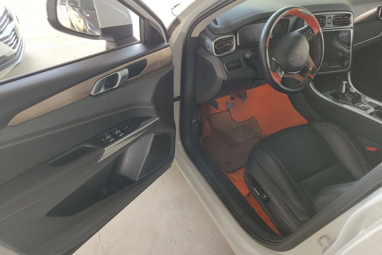 Used Lynk & Co 01 2017 2.0T Two-Wheel-Drive Version
