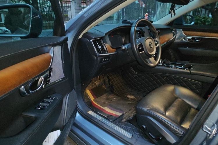 Used Volvo S90 New Energy 2019 T8 e-Drive Hybrid Intelligent Luxury Version China VI Standard
