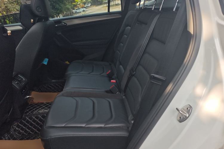 Used Volkswagen Tiguan L 2019 280TSI Automatic Two-Wheel Drive Panoramic Comfort Edition China V Standard Left Rear Seat