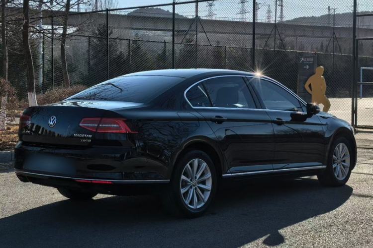 Used Volkswagen Magotan 2017 330TSI DSG Leading Model
