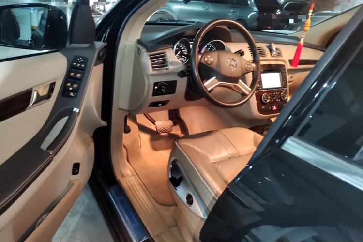 Used Mercedes-Benz R-Class 2011 R 350 L 4MATIC