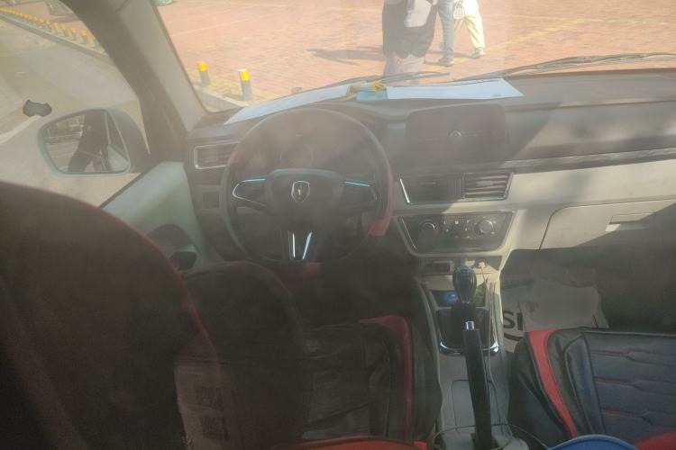 Used Jinbei Hiace X30 2024 1.5L Wealthy Van Model 2/5 Seats