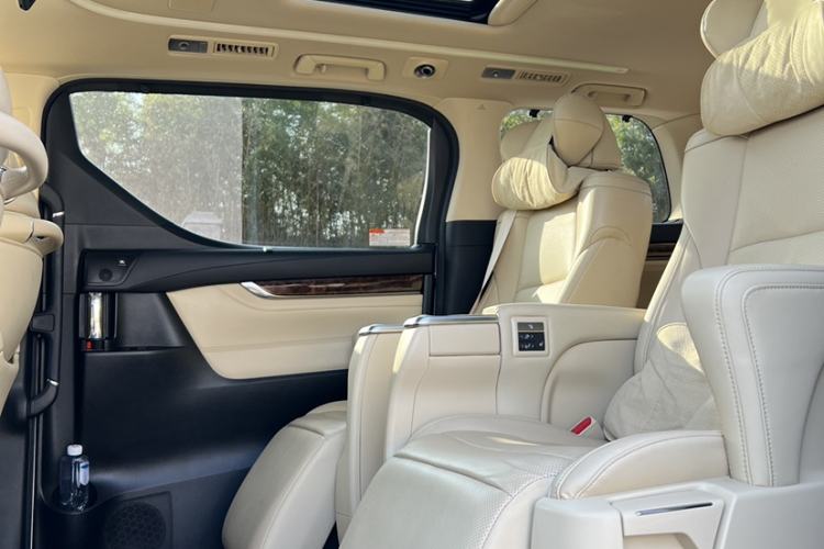 Used Toyota Alphard 2021 Dual-Engine 2.5L Luxury Edition