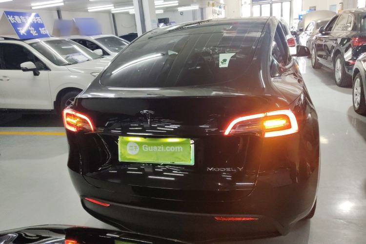 Used Tesla Model Y 2021 Long-Range All-Wheel-Drive Version
