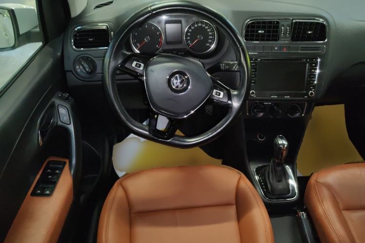 Used Volkswagen Polo 2016 1.6L Automatic Comfort Model Steering Wheel