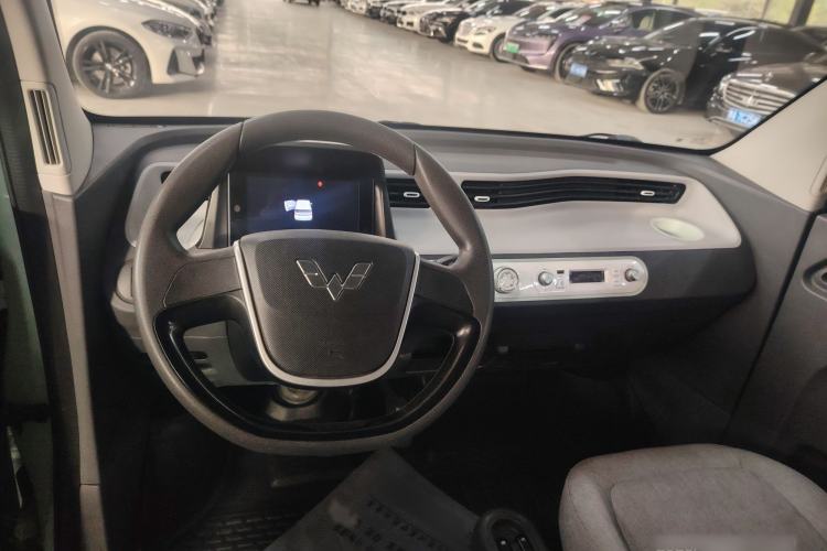 Used Wuling Hongguang MINIEV 2022 Macaron Premium Model – Lithium Iron Phosphate Interior 3