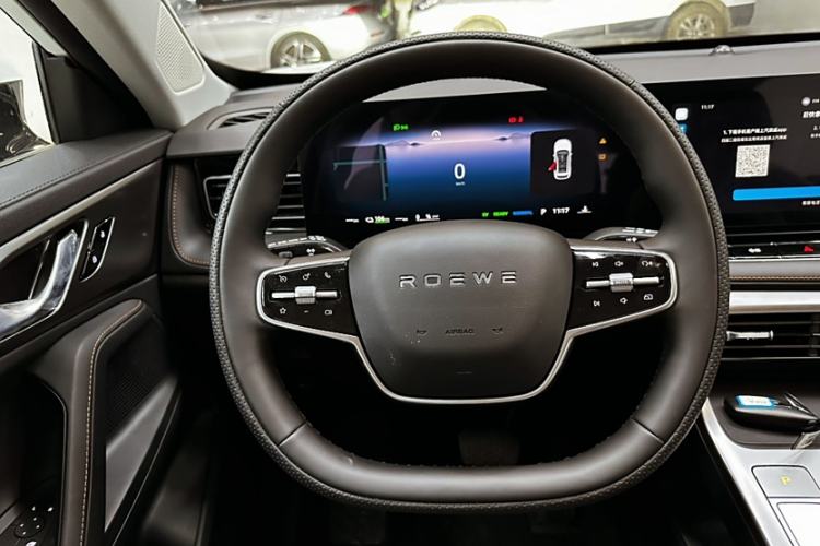 Used Roewe D5X DMH 2024 135 Luxury Edition
