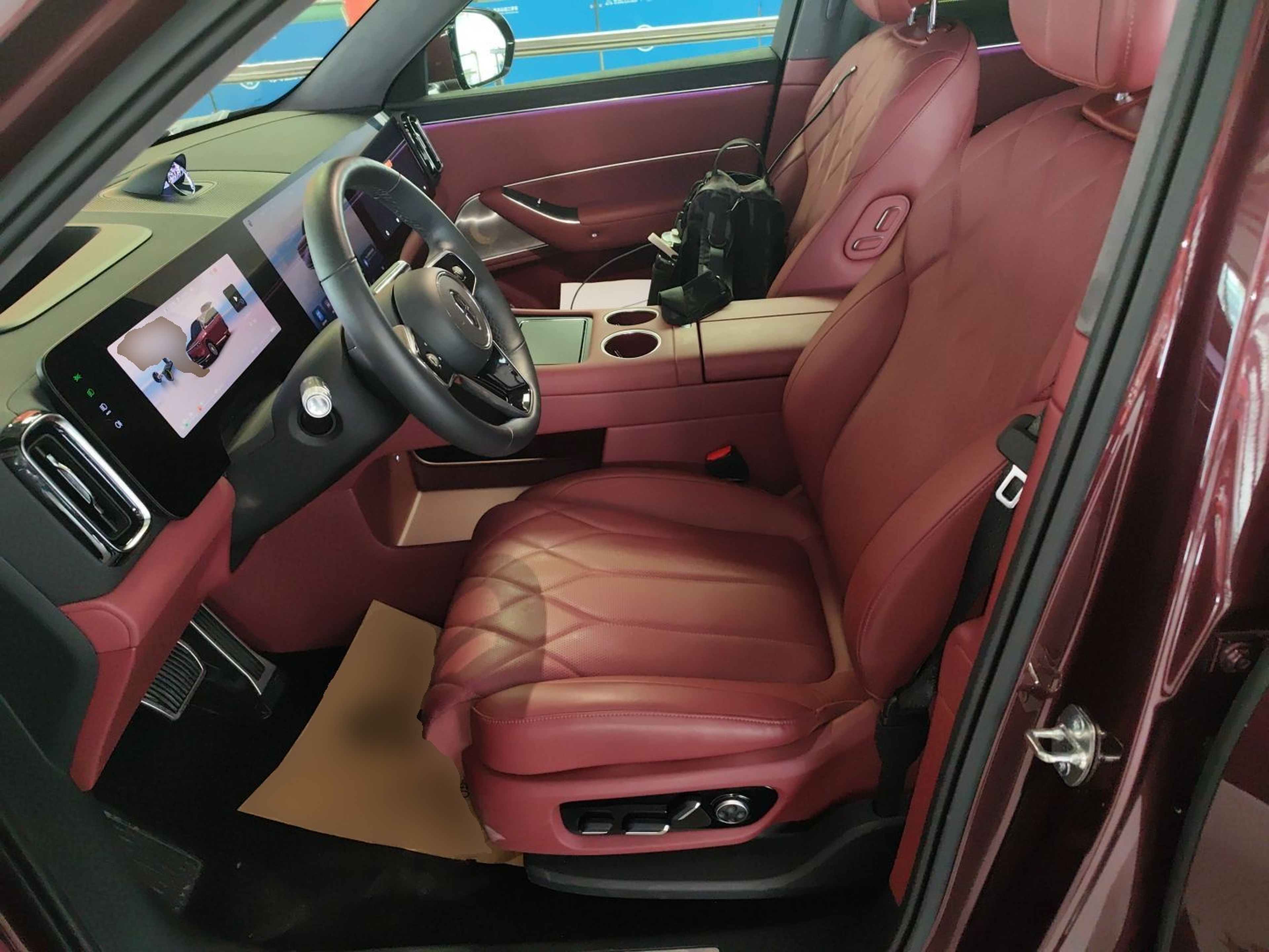 Переднее сиденье в автомобиле