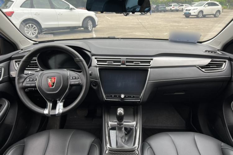 Used Roewe i5 2020 1.5L Automatic 4G Connect Luxury Flagship Edition Interior 6