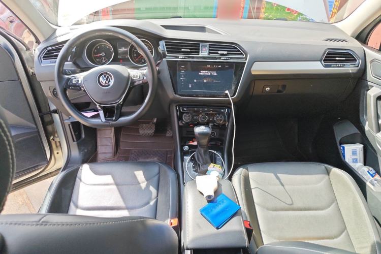 Used Volkswagen Tiguan L 2021 280TSI Automatic Two-Wheel Drive Smart Edition Center Console