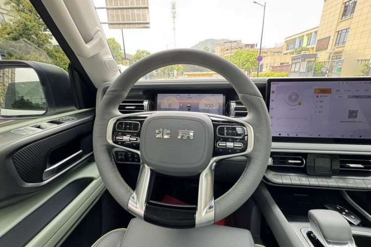 Used BAIC Off-Road BJ40 2024 2.0T All-New Urban Hunter Edition Chivalrous Style