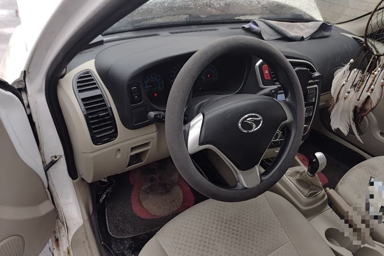 Used Soueast V3 Lingyue 2015 1.5L Manual Happiness Edition Center Console