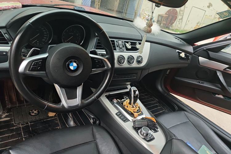 Used BMW Z4 2013 sDrive20i Leading Model Center Console