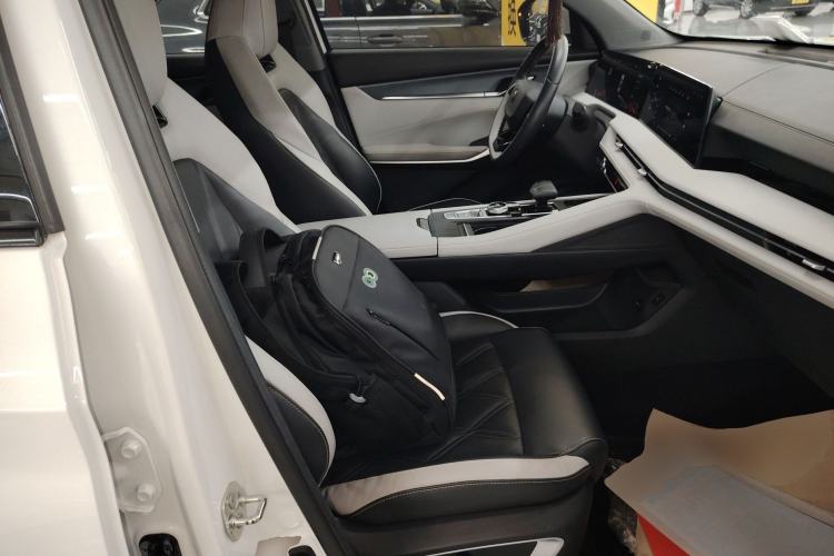 Used CHANGAN CS75 PLUS 2023 3rd Generation 1.5T Automatic Prestige Model
