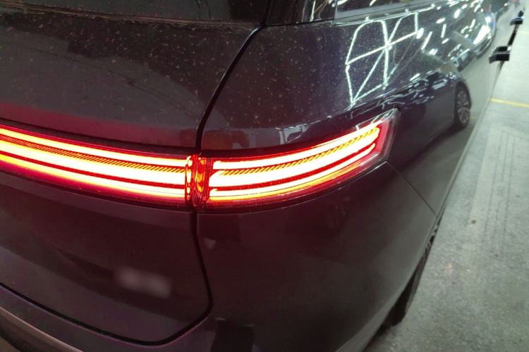 Used Nio ES8 2026 Model 6-seat Executive Luxury Edition Right Rear Taillight