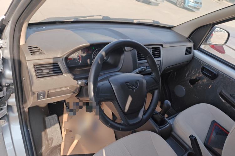 Used Wuling Rongguang S 2023 1.5L Basic Enclosed-Window Vehicle 2 Seats