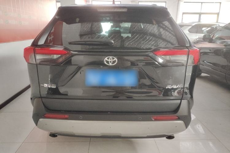 Used Toyota RAV4 2023 2.0L CVT Two-Wheel Drive Fashion Plus Edition
