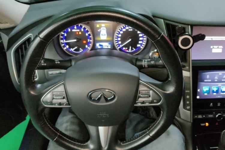 Used Infiniti Q50L 2016 2.0T Ambition Edition Steering Wheel