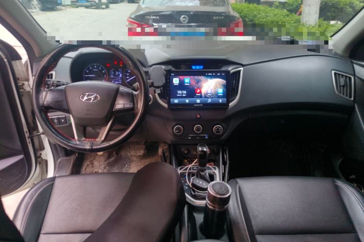 Used Hyundai ix25 2015 1.6L Automatic Two-Wheel Drive Smart GLS Trim Center Console