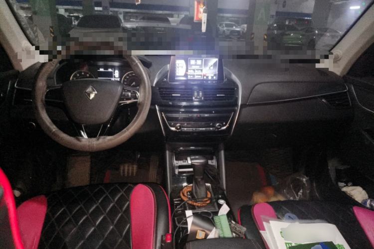 Used BORGWARD BX5 2017 20TGDI Automatic Two-Wheel Drive Pioneer Edition Center Console