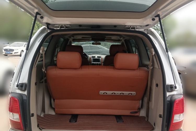 Used Kia Carnival 2006 2.7L GLS-2