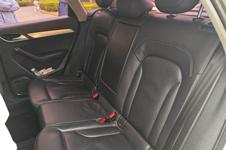 Used Audi Q3 2013 35 TFSI quattro Luxury Model Left Rear Seat