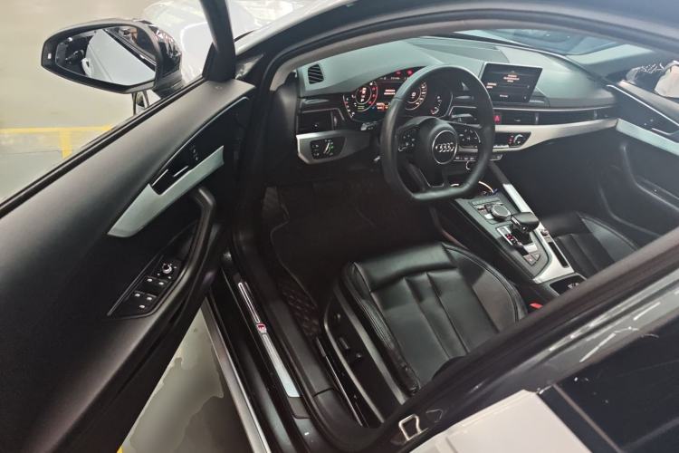 Used Audi A4L 2019 40 TFSI Fashion Edition China VI Emission Standard
