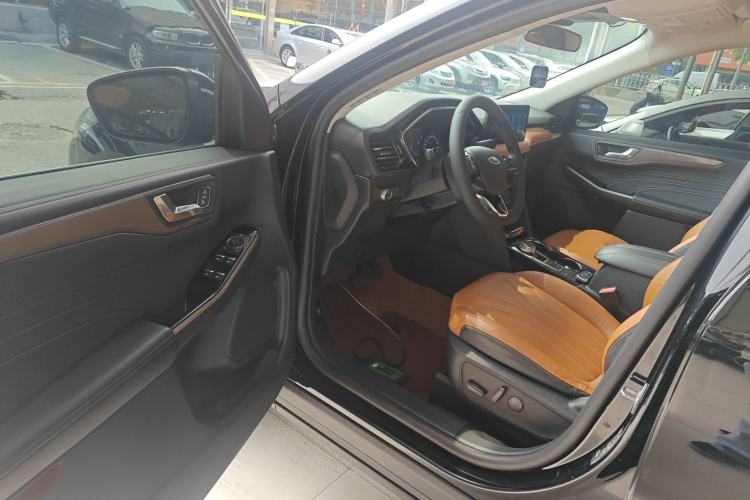 Used Ford Escape 2020 EcoBoost 245 Two-Wheel-Drive Titanium Edition
