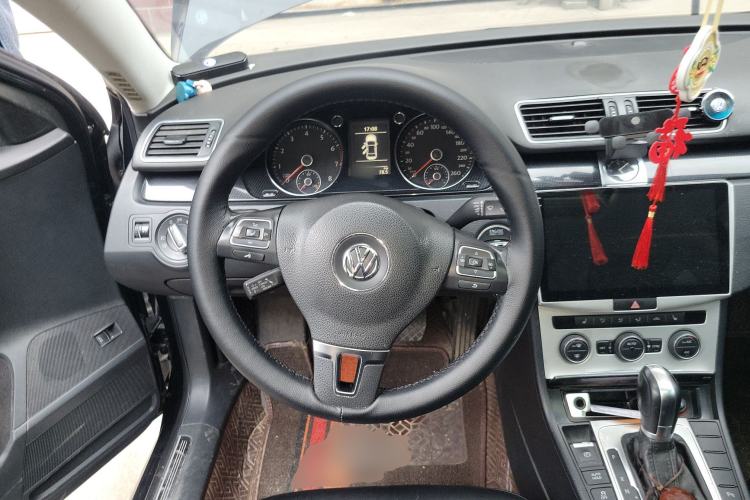 Used Volkswagen Magotan 2012 Revised 1.8TSI Luxury Version Steering Wheel