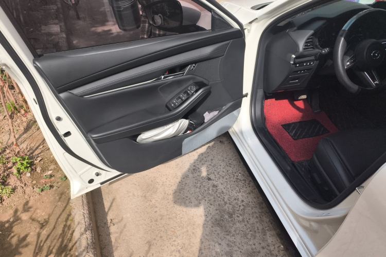 Used Mazda 3 Axela 2023 2.0L Automatic ZhiZhen Edition