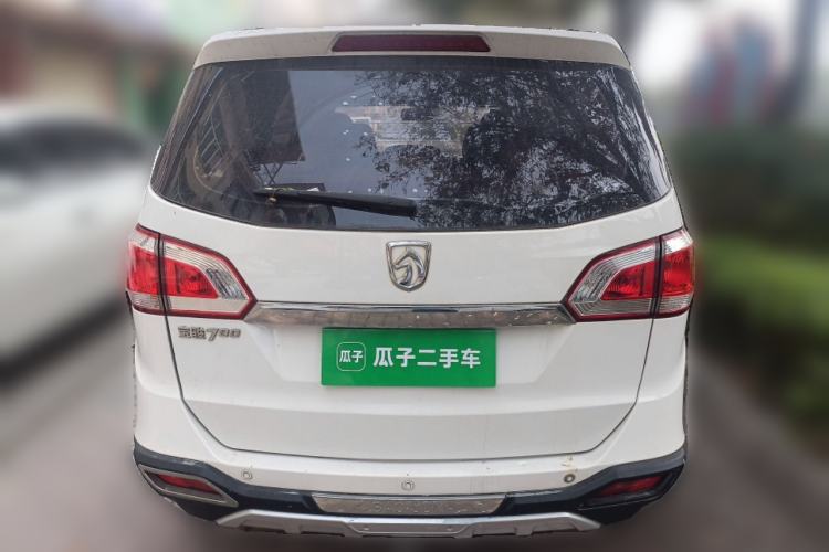 Used Baojun 730 2014 1.5L manual luxury trim 7 seats Rear