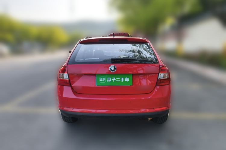 Used Skoda Rapid Spaceback 2016 1.6L Manual Front-Wheel-Drive Version