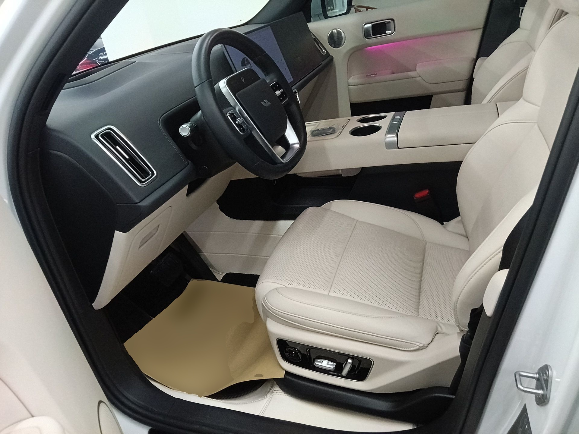 Переднее сиденье в автомобиле